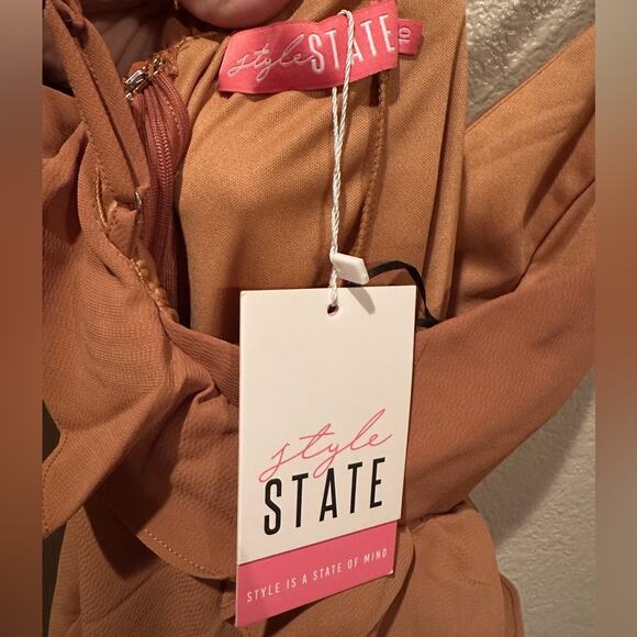 NWT Style State Tan Crisscross Spaghetti Strap Ruffle shorts Romper Sz 10 - Picture 4 of 6